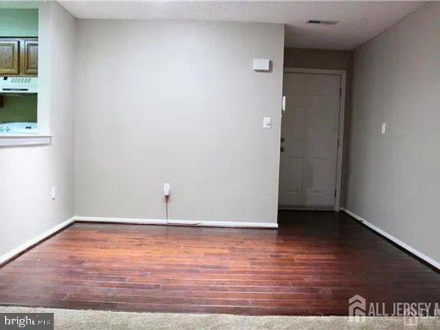 5219 RAVENS CREST DR, Plainsboro, NJ 08536