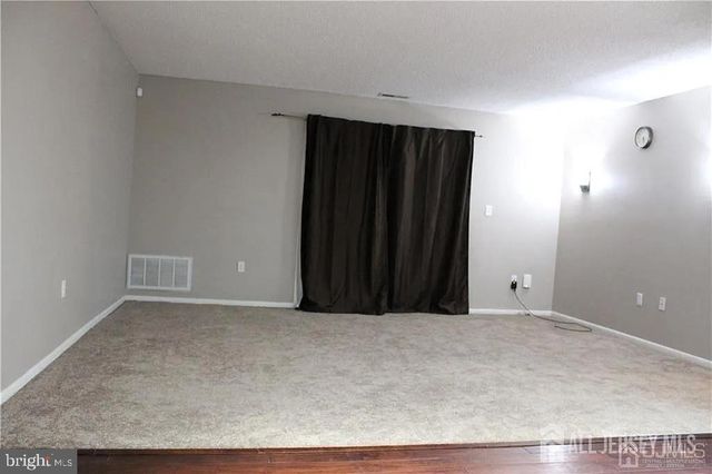 5219 RAVENS CREST DR, Plainsboro, NJ 08536