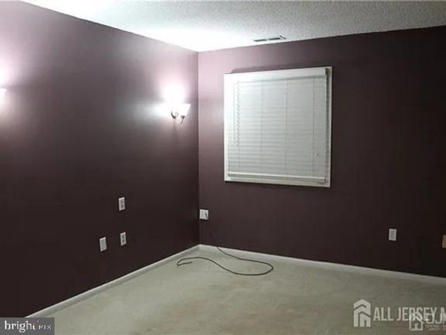 5219 RAVENS CREST DR, Plainsboro, NJ 08536