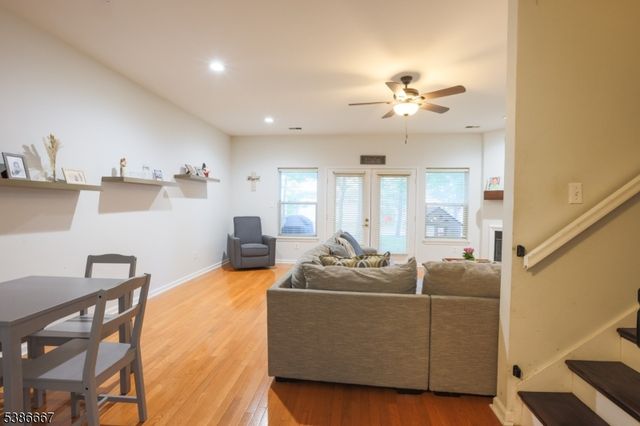 8409 Brittany Dr, Wayne Twp., NJ 07470