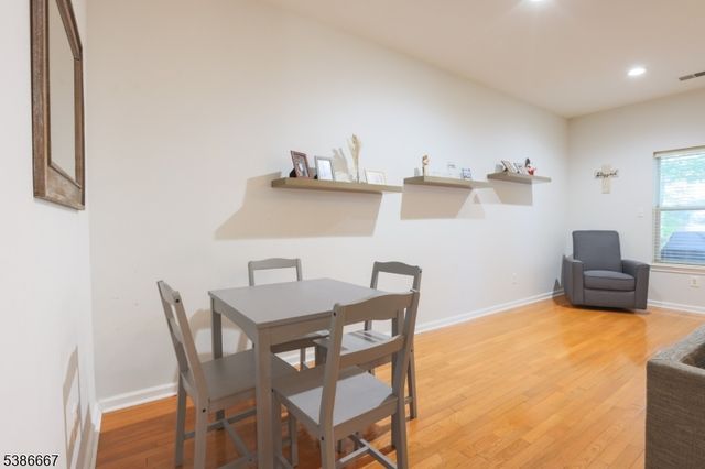 8409 Brittany Dr, Wayne Twp., NJ 07470