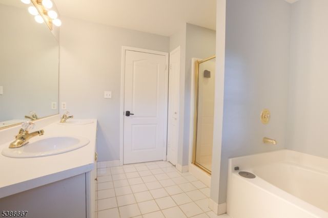 8409 Brittany Dr, Wayne Twp., NJ 07470