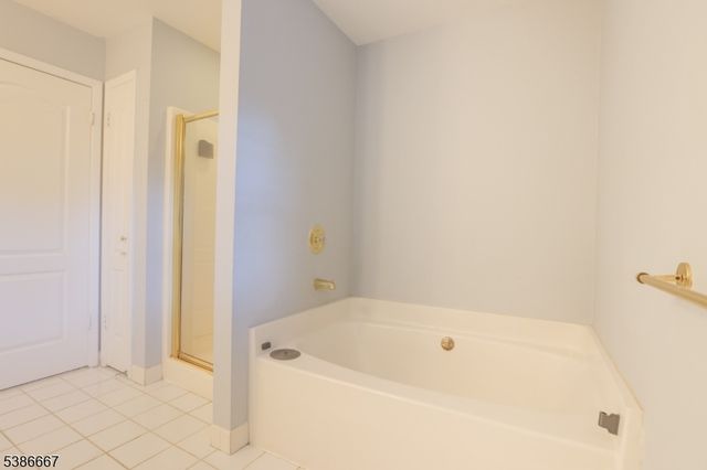 8409 Brittany Dr, Wayne Twp., NJ 07470