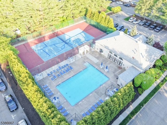 8409 Brittany Dr, Wayne Twp., NJ 07470