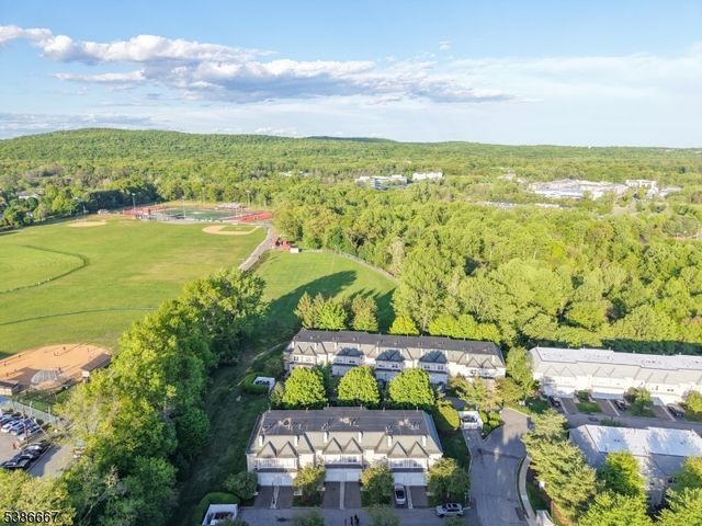 8409 Brittany Dr, Wayne Twp., NJ 07470