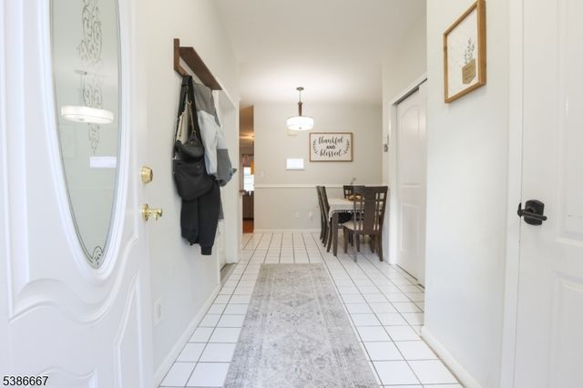 8409 Brittany Dr, Wayne Twp., NJ 07470
