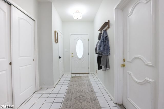 8409 Brittany Dr, Wayne Twp., NJ 07470