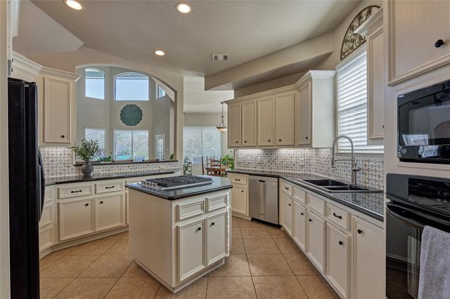237 Blue Heron Drive, Montgomery, TX 77316