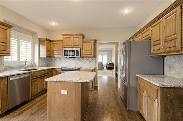 7226 W 144th Terrace, Overland Park, KS 66223