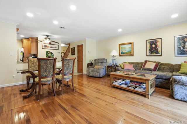 100 Daly Boulevard 1306, Oceanside, NY 11572