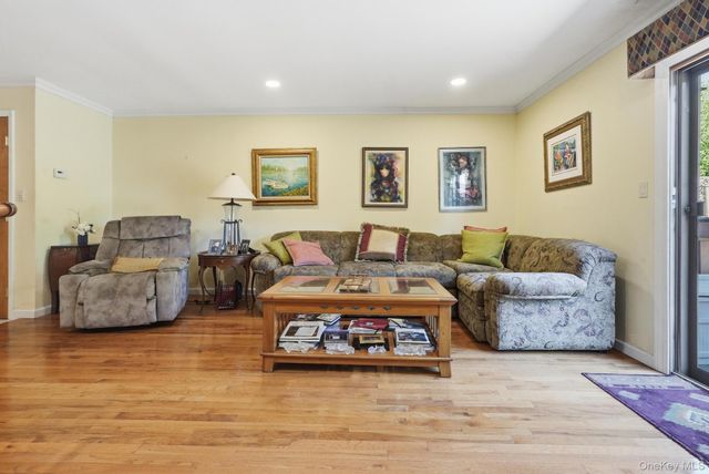 100 Daly Boulevard 1306, Oceanside, NY 11572