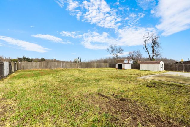 81 Hollis Ln, Gridley, CA 95948