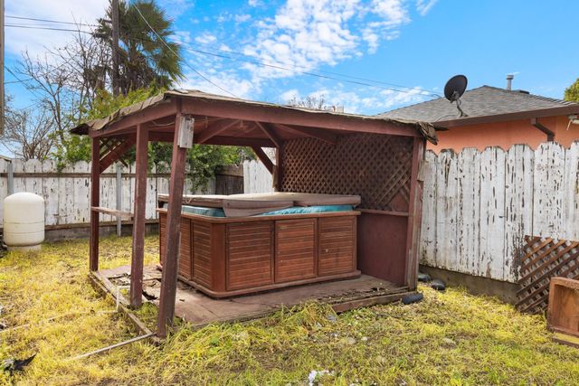 81 Hollis Ln, Gridley, CA 95948