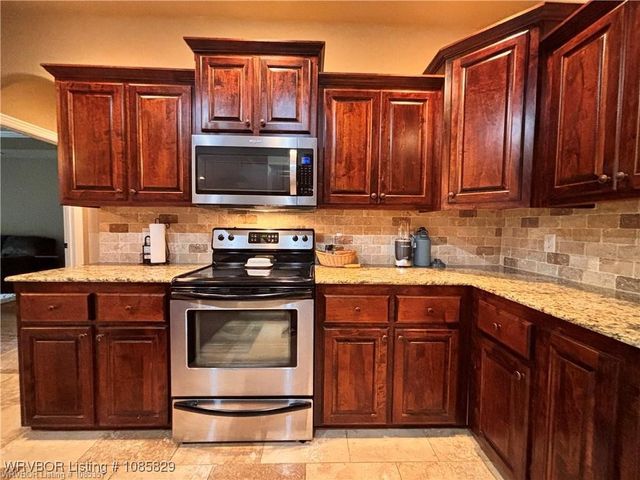 8916 Southridge Drive, Fort Smith, AR 72908