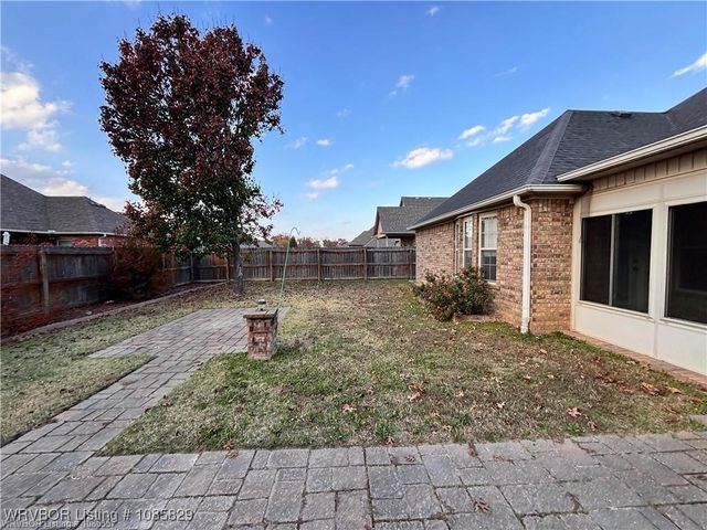 8916 Southridge Drive, Fort Smith, AR 72908