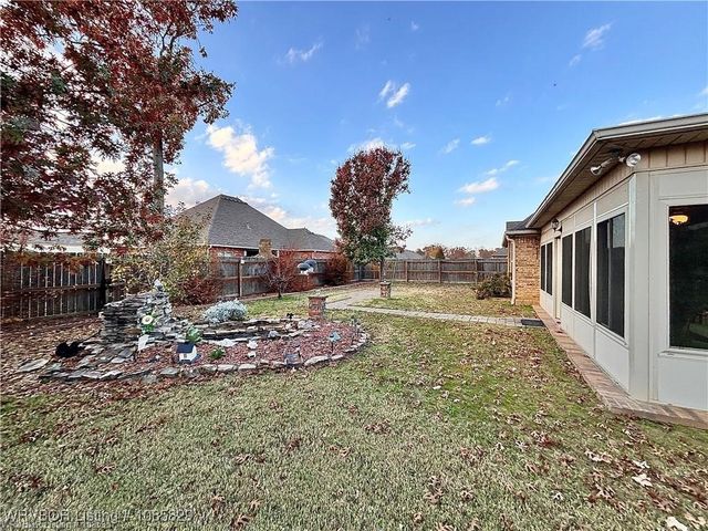 8916 Southridge Drive, Fort Smith, AR 72908