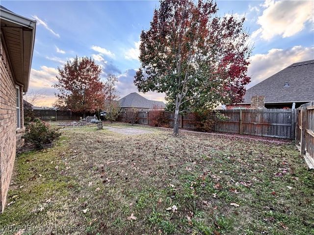 8916 Southridge Drive, Fort Smith, AR 72908