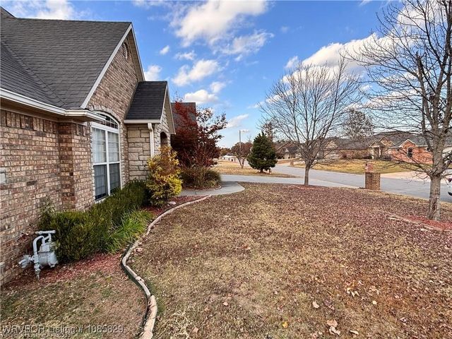 8916 Southridge Drive, Fort Smith, AR 72908