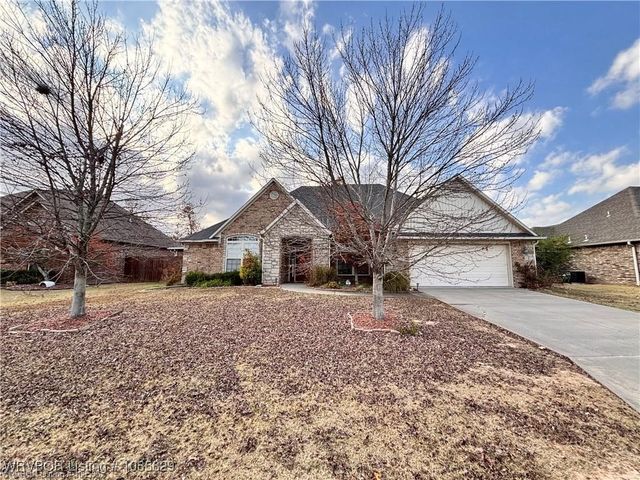 8916 Southridge Drive, Fort Smith, AR 72908