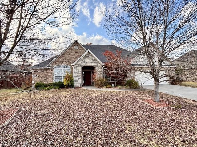 8916 Southridge Drive, Fort Smith, AR 72908