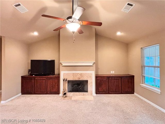 8916 Southridge Drive, Fort Smith, AR 72908