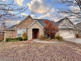 8916 Southridge Drive, Fort Smith, AR 72908
