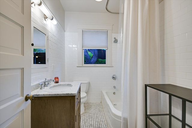 1402 Windsor RD, Austin, TX 78703