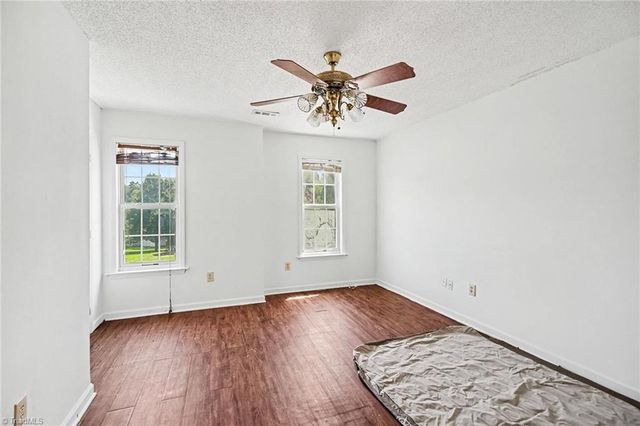 1532 Ballard Court, Kernersville, NC 27284