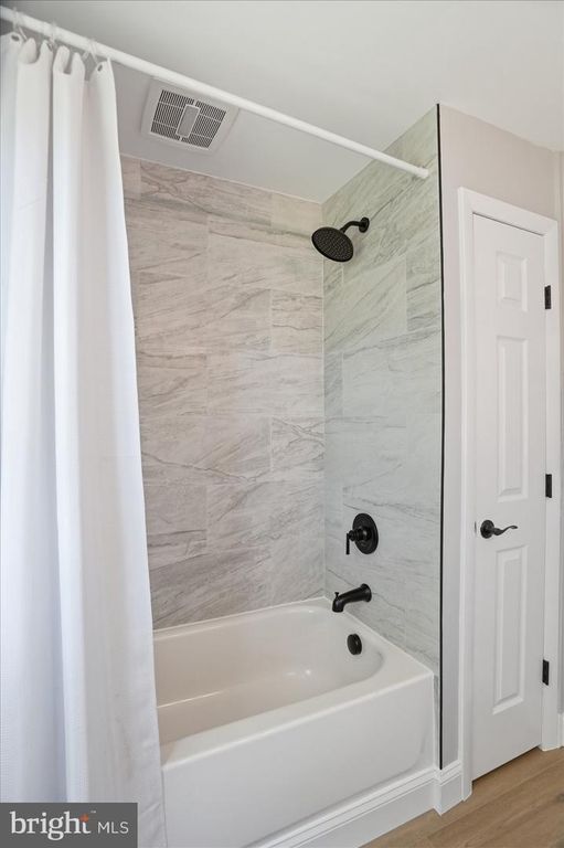 Image 15 of property listing at 2949 WHITEFORD RD, Whiteford, MD 21160