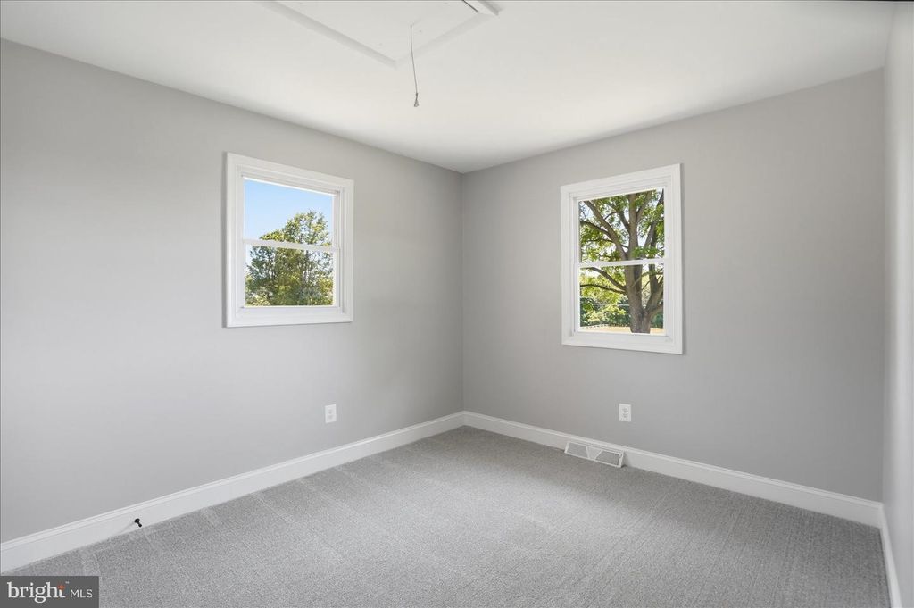 Image 17 of property listing at 2949 WHITEFORD RD, Whiteford, MD 21160