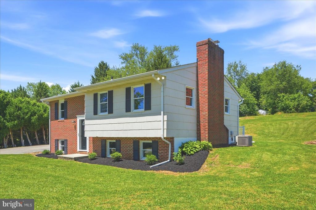 Image 35 of property listing at 2949 WHITEFORD RD, Whiteford, MD 21160