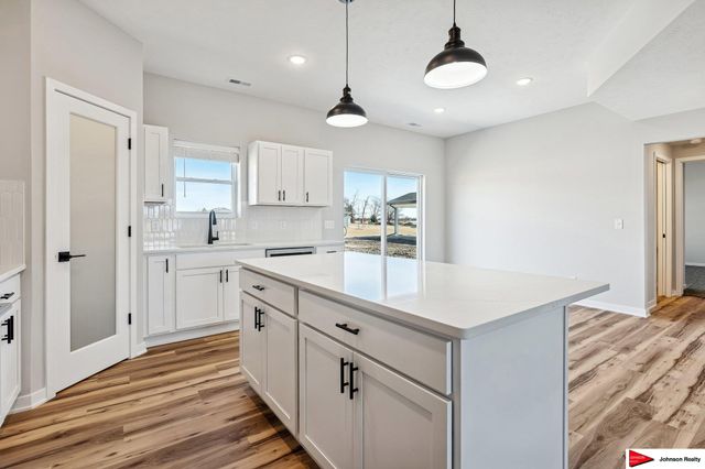 1201 S Lakewood Street, Valley, NE 68064