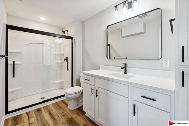 1201 S Lakewood Street, Valley, NE 68064