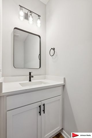 1201 S Lakewood Street, Valley, NE 68064