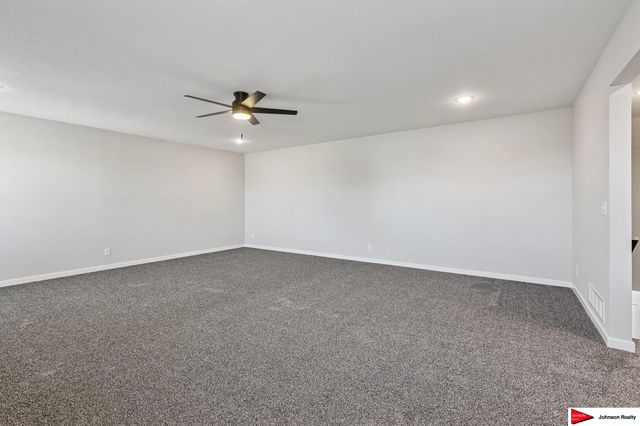 1201 S Lakewood Street, Valley, NE 68064