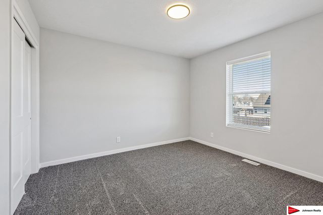 1201 S Lakewood Street, Valley, NE 68064