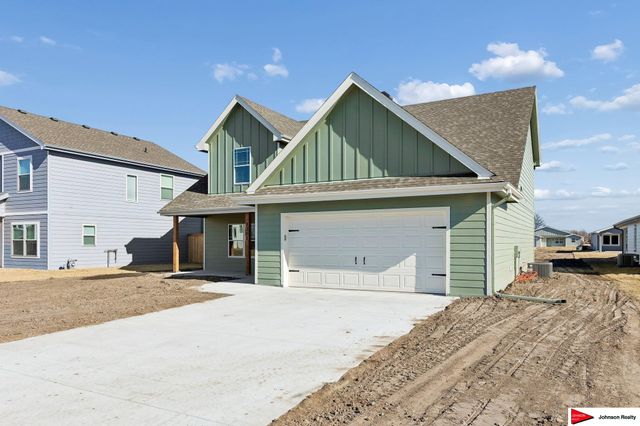 1201 S Lakewood Street, Valley, NE 68064