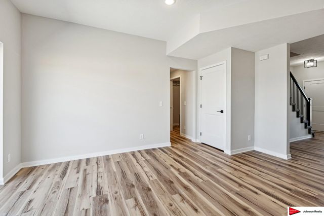 1201 S Lakewood Street, Valley, NE 68064