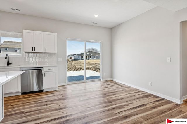 1201 S Lakewood Street, Valley, NE 68064