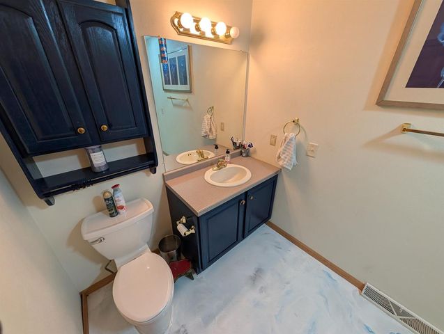 114 E NORTH WATER STREET, New London, WI 54961