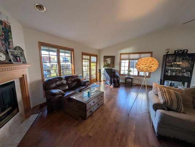 114 E NORTH WATER STREET, New London, WI 54961