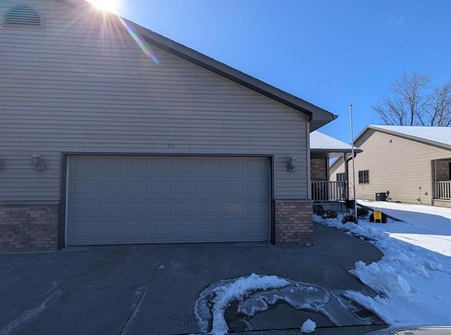 114 E NORTH WATER STREET, New London, WI 54961