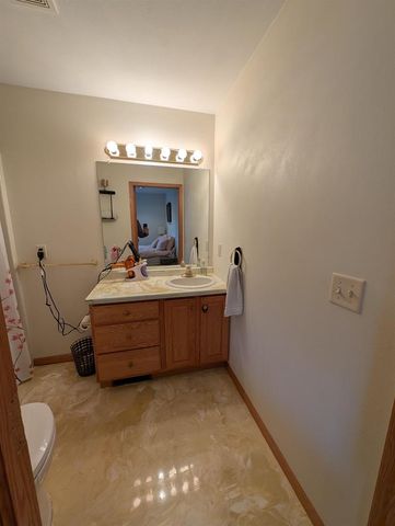 114 E NORTH WATER STREET, New London, WI 54961