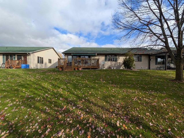 114 E NORTH WATER STREET, New London, WI 54961