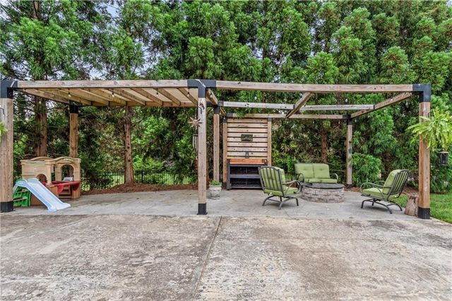 8365 Lismore Street, Clemmons, NC 27012