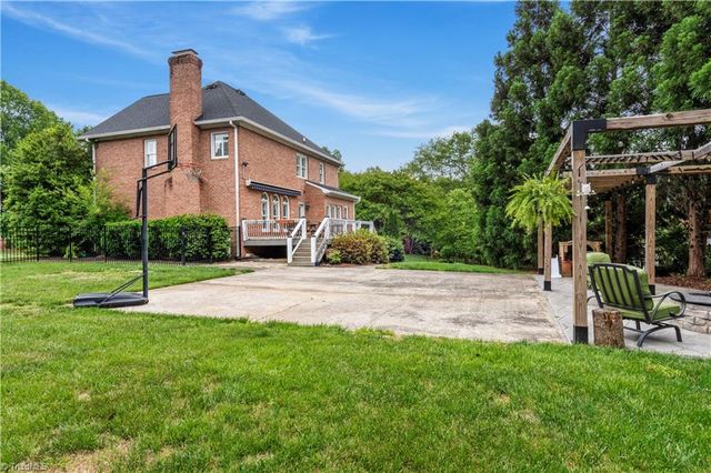 8365 Lismore Street, Clemmons, NC 27012
