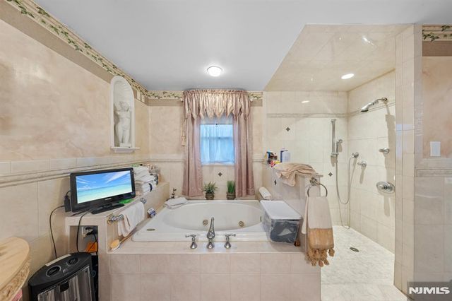 302 Howland Avenue, River Edge, NJ 07661