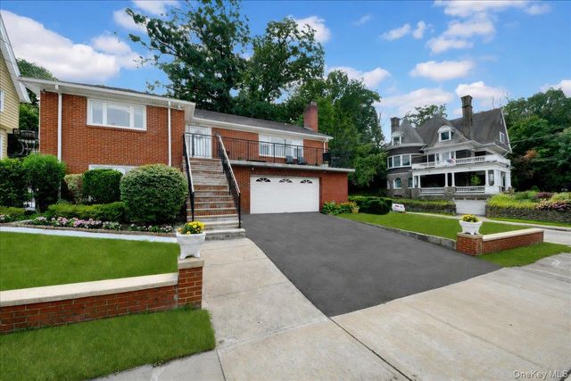 238 Van Cortlandt Park Avenue, Yonkers, NY 10705