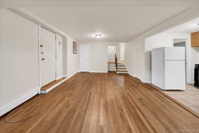 238 Van Cortlandt Park Avenue, Yonkers, NY 10705