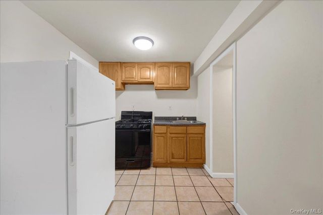 238 Van Cortlandt Park Avenue, Yonkers, NY 10705